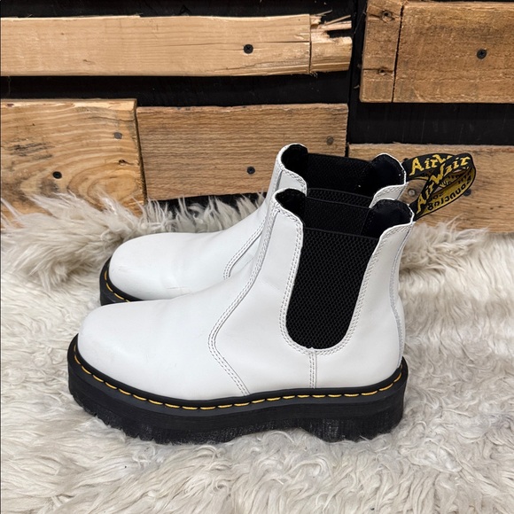 DR. MARTENS 2976 QUAD‎ PLATFORM CHELSEA WOMEN'S BOOT WHITE SMOOTH LEATHER SIZE 8 - Picture 9 of 9